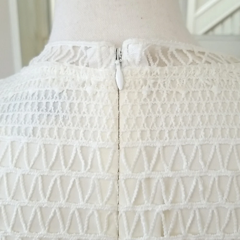 Stunning Off White Fitted  Lace Midi Dress - Picture 7 of 12